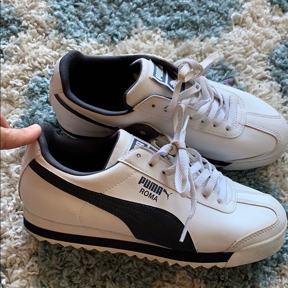 Puma Roma Gently used sneakers - Picture 1 of 4